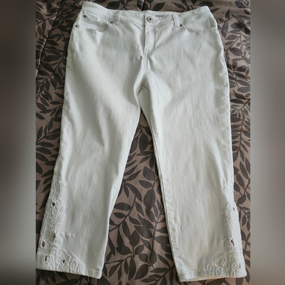 INC International Concepts, white capris with crocheted lace detail